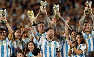 Messi reaches his 800th goal on the night that Argentina celebrates the World Cup in front of its people