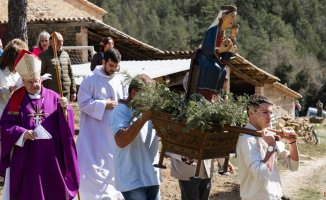 First pilgrimage due to the drought in Catalonia: "Let's see if the Lord listens to us and it rains, because water is life"