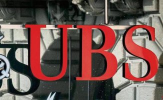 Switzerland forces UBS to buy Credit Suisse to avoid collapse