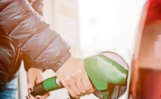 When is it cheaper to fill the tank with gasoline or diesel?