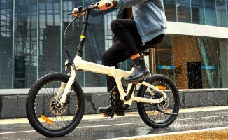 This is the lightweight, smart folding electric bike for urban cyclists.