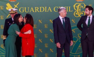 Robles ignores the passage of Gámez by the Civil Guard in the inauguration of the new director