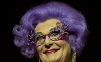 Renowned Australian comedian Barry Humphries dies at 89