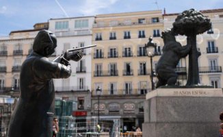 Almeida calls the sculpture of the emeritus king pointing to the Bear at Puerta del Sol "imbecility"