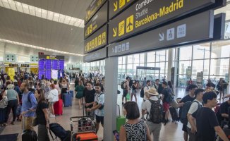 Strikes in France and chaos at European airports put airlines in Spain on alert