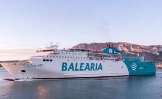 Baleària will reinforce the route from Dénia to Ibiza and Palma with six more connections this summer