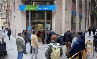 Unemployment continues to fall in Catalonia, with 2,987 fewer unemployed in March