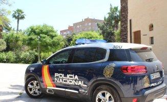 A woman goes to jail for throwing people with reduced mobility to the ground and robbing them in Alzira