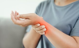Living Well with Carpal Tunnel Syndrome : Coping Strategies and Long-Term Management