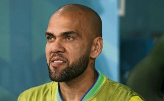 A fellow prisoner of Dani Alves speaks: "They yell at him as a rapist and he is more emaciated"