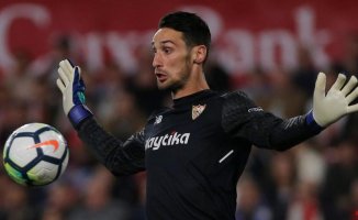 Sergio Rico, Sevillian PSG goalkeeper, in "serious condition" after falling from a horse in El Rocío