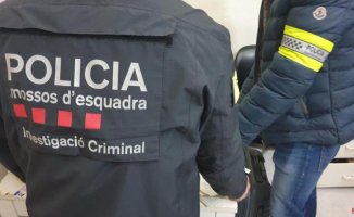 The Mossos investigate a former soccer coach for six possible sexual assaults