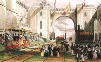 Away with carriages! The first train from Liverpool to Manchester (including a victim)