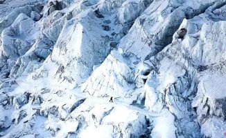 Kilian Jornet desists from Everest through the Hornbein corridor after being hit by an avalanche