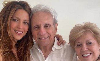Shakira's entire family gathers in Miami to be with the singer's father