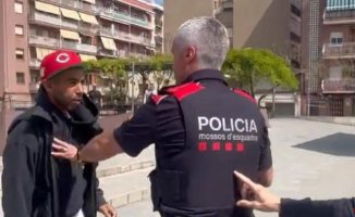A group of immigrants attacks a Vox tent in the Rocafonda neighborhood of Mataró