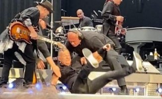 Bruce Springsteen falls on stage in Amsterdam, fans are shocked and he manages to finish the concert