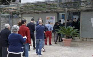 Candidates for the Generalitat vote with a call to participation and without incident
