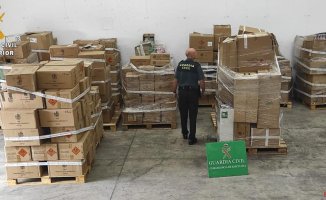 The Civil Guard withdraws 650,000 firecrackers from sale in various locations in Badalona