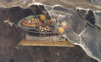They discover a possible ancestor of pizza in a fresco in Pompeii
