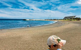 Europe suspends the water quality of the Fòrum beach for the fourth year