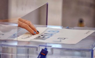 The PSOE demands an information campaign from Almeida in the face of "tremendous trouble" due to the reduction of polling stations