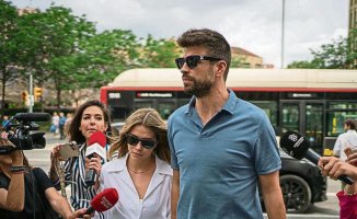An upset Gerard Piqué with the press asks for respect for his children on his arrival in Miami