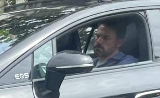 Ben Affleck's face waiting in the car for his children to leave school says it all