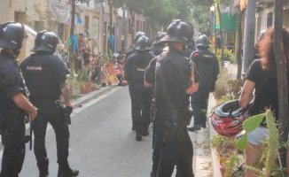 Extensive police deployment to evict a community garden in the Sant Andreu neighborhood