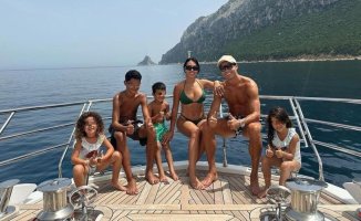 The endearing gesture of Cristiano Ronaldo's children upon reuniting with their father before the holidays
