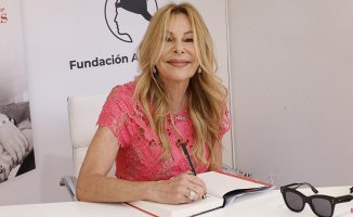 Ana Obregón reappears signing books in Madrid