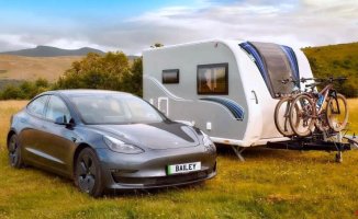 This is the agile and comfortable caravan to escape this summer