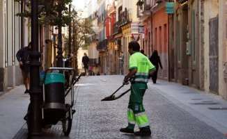 Madrid suspends street cleaning in the central hours of the day due to the heat wave