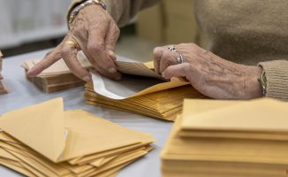 The Electoral Board extends the deadline to vote by mail until tomorrow at 2:00 p.m.
