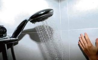 A resident of Vitoria denounces the City Council after burning himself in the shower of a civic center