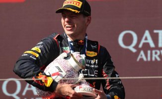 Norris breaks the vase of Verstappen's victory in the celebration of the podium of the Hungarian GP