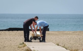 The boy found dead on a beach in Roda de Berà could be a drowned migrant