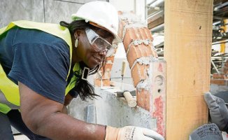 Women masons are breaking through in the construction sector