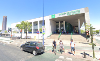 They find the body of a man at the door of the Plaza de Armas bus station in Seville