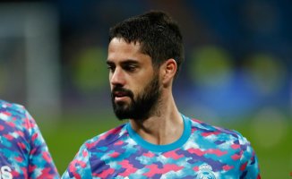 Isco signs for Betis for one season