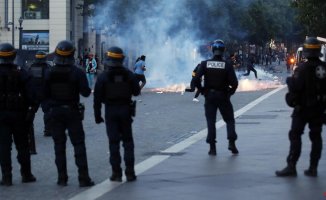 France investigates whether a rubber ball caused the death of a man during protests