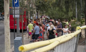 The work of the tram and the tourist buses heat up the Eixample of Barcelona