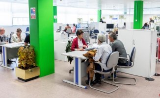 The Generalitat eliminates the mandatory prior appointment and sets the 012 free of charge