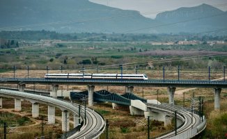 Adif defends that between 2018 and 2023 5,400 million have been tendered to the Mediterranean corridor