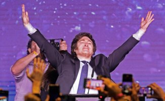 The far-right Javier Milei surprises in the primaries of Argentina