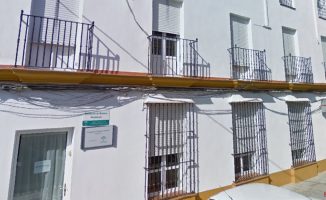 A 75-year-old man fatally stabbed his partner in a senior center in Cádiz
