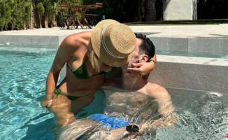 Alba Silva and Sergio Rico waste love in the pool: "The love that heals everything"