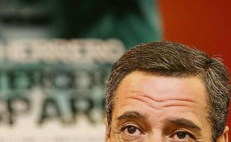 Zaplana endorses the academy he created and which recognizes the link between Catalan and Valencian