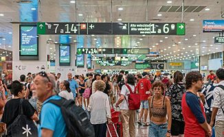 The increase in AVE passengers overflows the Sants station