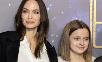 Angelina Jolie signs her daughter Vivienne, 15, for an ambitious project on Broadway